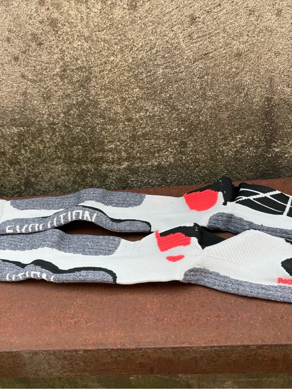 Evolution Socks Unisex Medium M6.5-8 W8-10 Technical Ski Snowboard Grey NWT